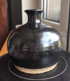 明代黑釉小口瓶（完整），瓶高12.5厘米、瓶径12厘米-87