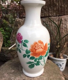 文*粉彩花瓶-48