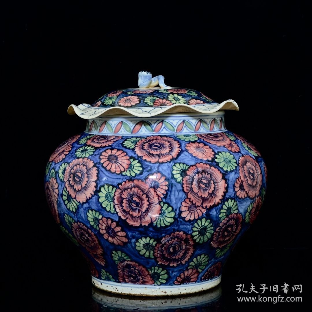 元青花红绿彩花卉纹荷叶罐