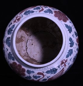 大明洪武青花釉里红孔雀牡丹纹罐一对