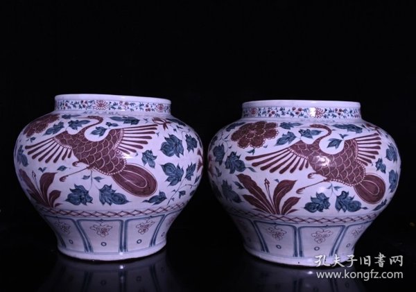 大明洪武青花釉里红孔雀牡丹纹罐一对
