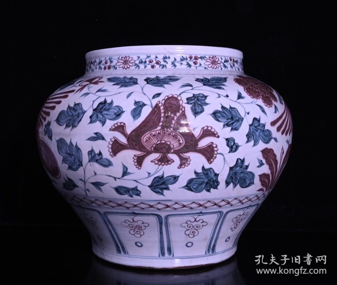 大明洪武青花釉里红孔雀牡丹纹罐一对