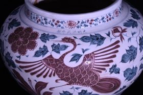 大明洪武青花釉里红孔雀牡丹纹罐一对