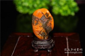 寿山 乌鸦皮【田黄石】 牛角挂画薄意 摆件 （24.50g） 附福州寿山寿山石鉴定中心证书   原汁原味根正苗红的寿山田黄石， 田黄石是寿山石系中的瑰宝，素有“万石中之王”尊号。其色泽温润可爱，肌理细密，自明清以来就被印人视为“印石之王”。数百年来田黄石极受藏家至爱，正如俗语所说：“黄金易得，田黄难求”。！！！