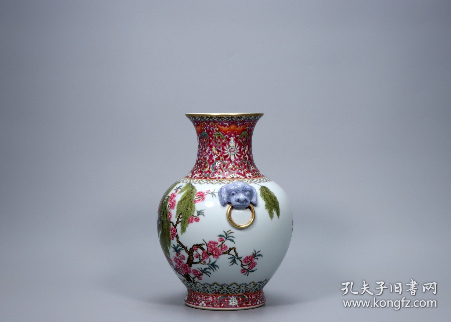 回流.大清乾隆年製款胭脂红耙花柳燕兽耳尊瓶