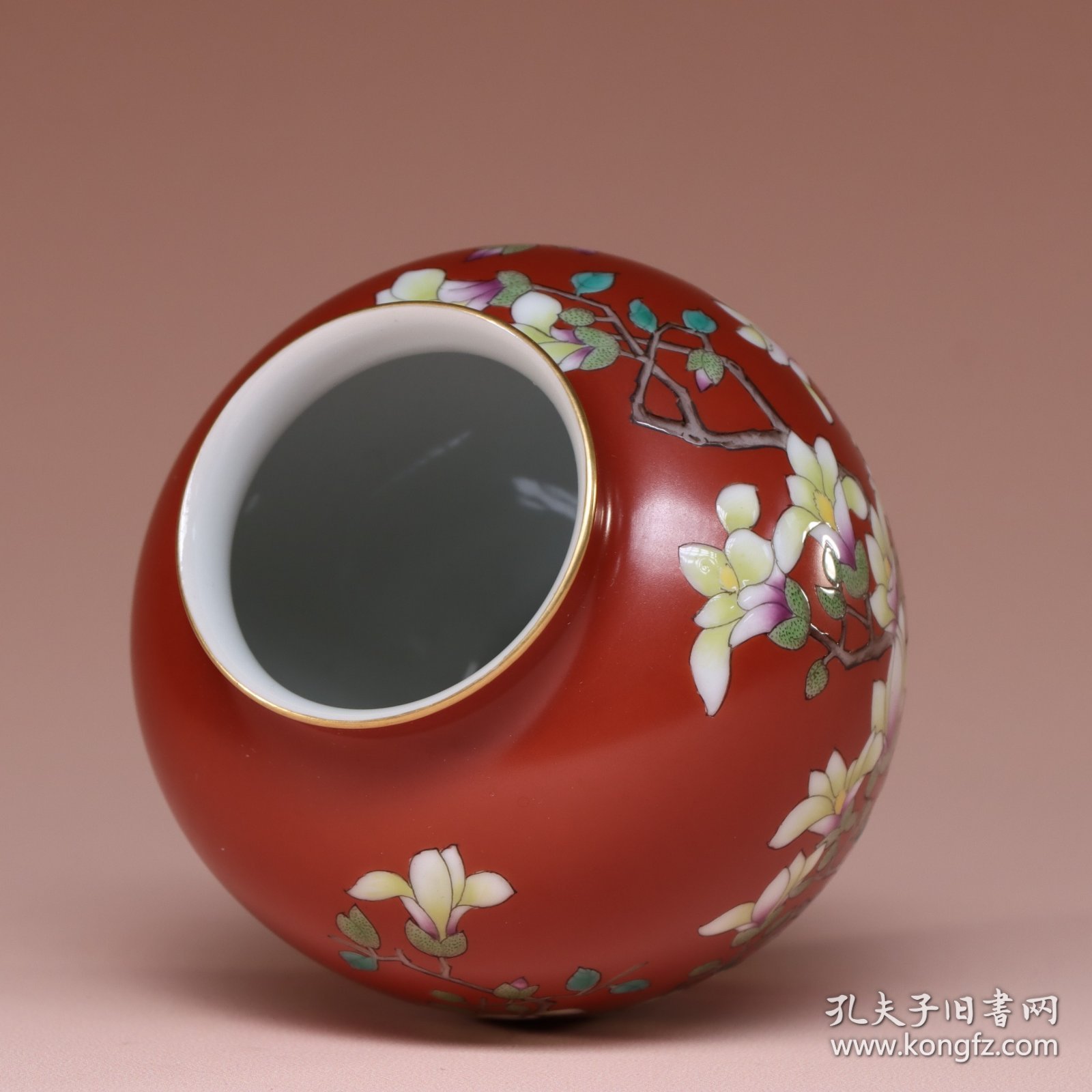 回流.雍正年制款粉彩红花卉纹水盂