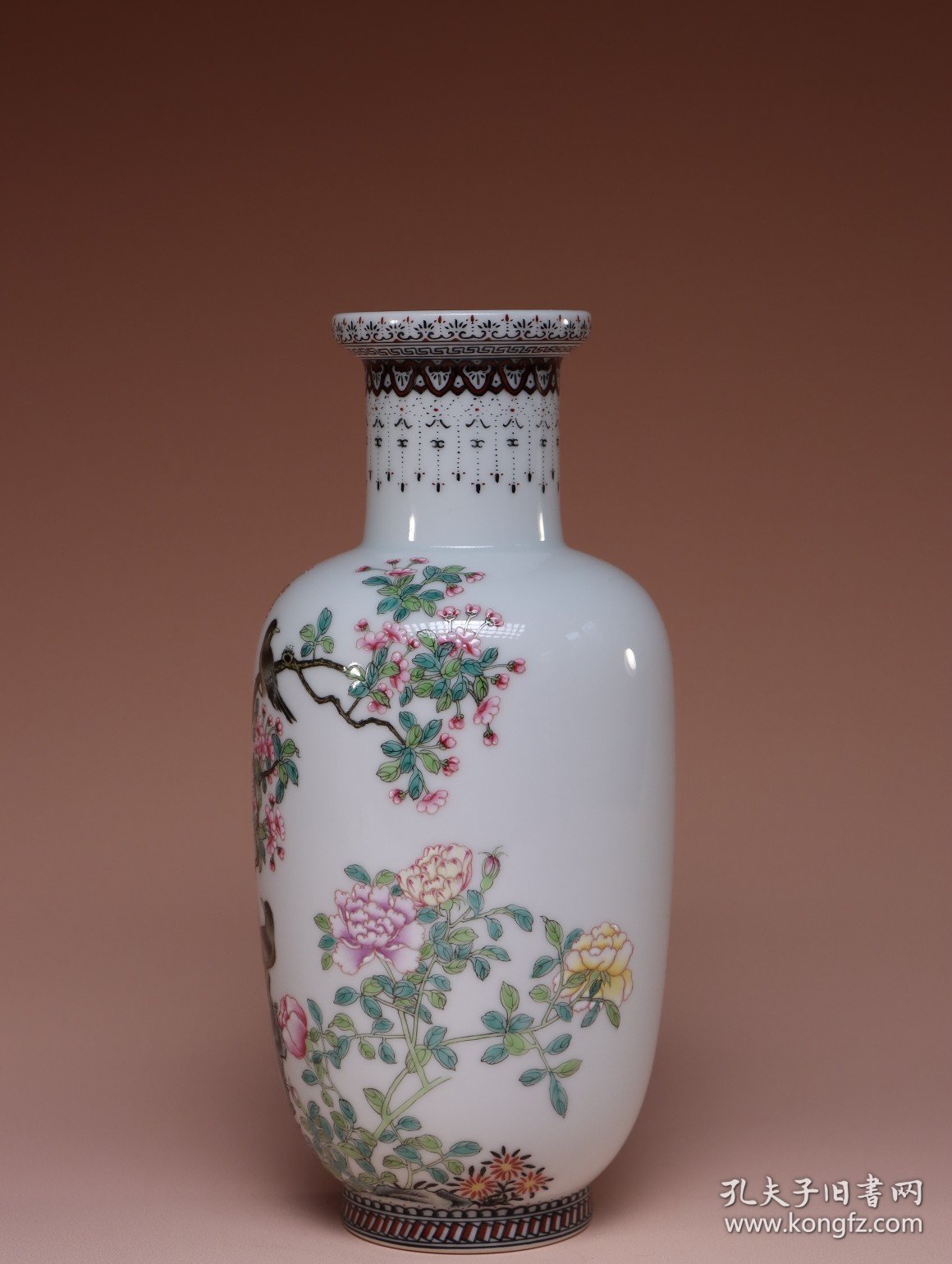 回流.雍正年制款粉彩喜鹊登梅纹赏瓶一对