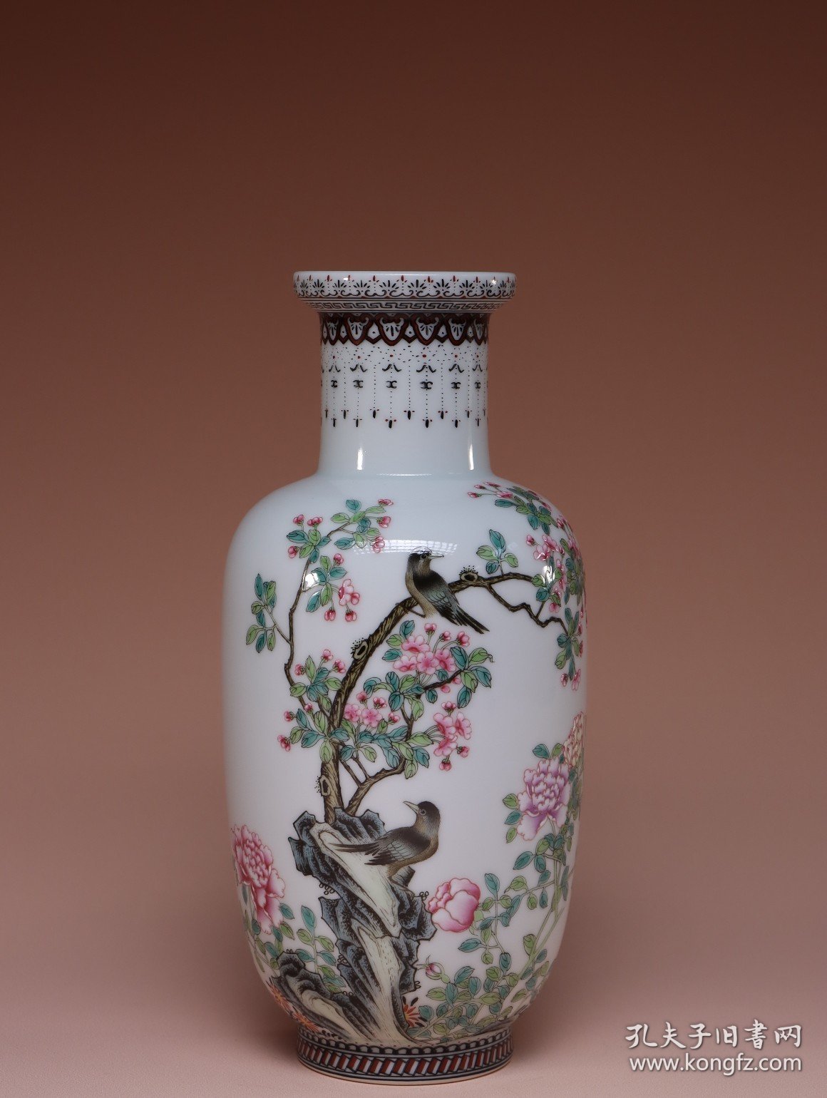 回流.雍正年制款粉彩喜鹊登梅纹赏瓶一对