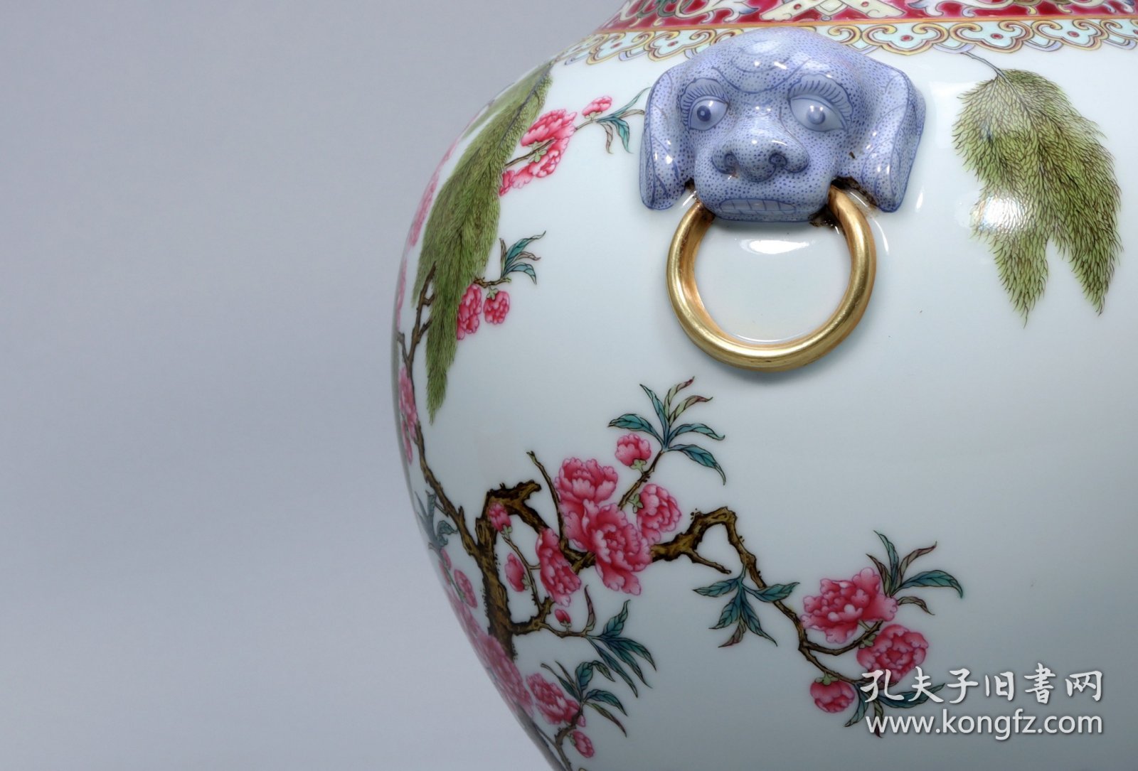 回流.大清乾隆年製款胭脂红耙花柳燕兽耳尊瓶