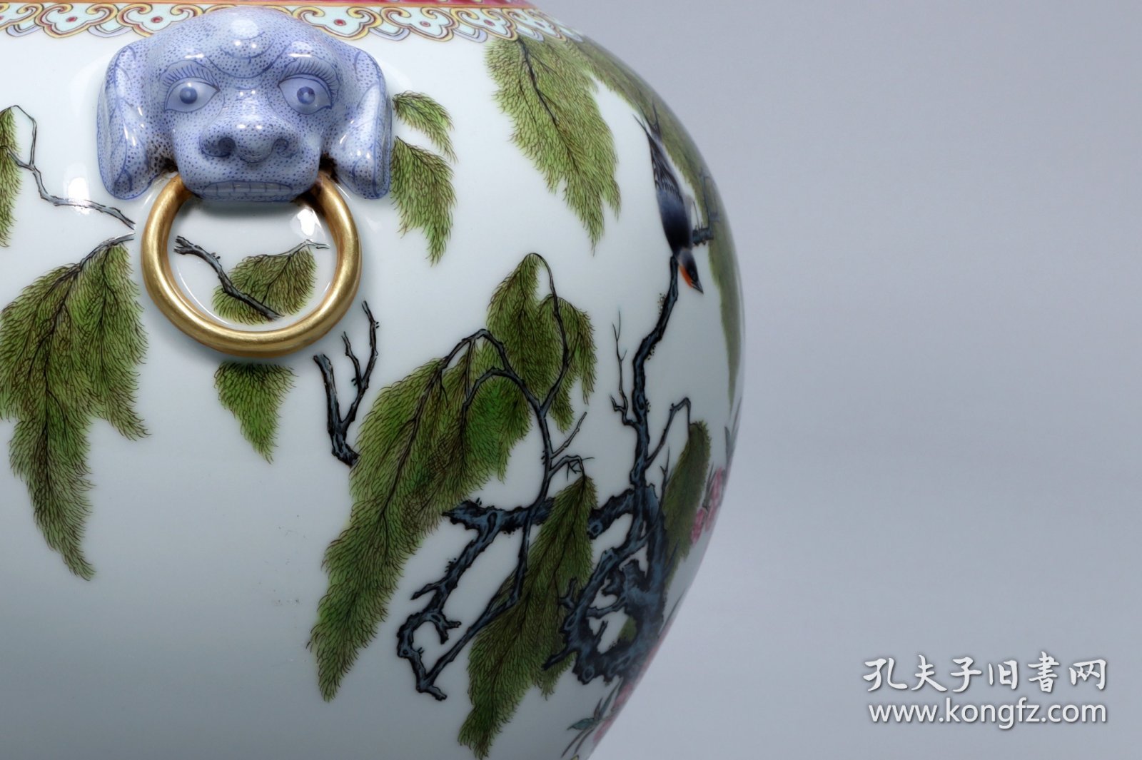 回流.大清乾隆年製款胭脂红耙花柳燕兽耳尊瓶