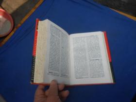 故宫辞典   大32开 硬精装 一版一印 2000册 （私藏，扉页有一个印章。书口有点黄斑。内页干净整洁，品相还不错。）