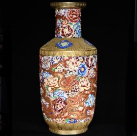 清乾隆浮雕珐琅彩鎏金龙纹瓶