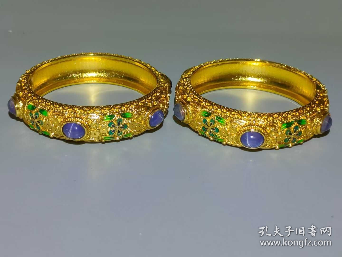 48_老刺绣盒装景泰蓝银鎏金镶星光宝石手镯 ，宝石晶莹剔透光彩夺目，硬度达十！