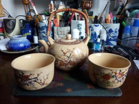 【茶具】萨摩烧，一套三件，描金花卉纹饰