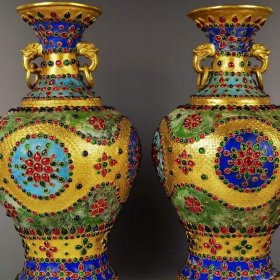 66_清•乾隆年制铜鎏金景泰蓝赏瓶，鎏纯金，景泰蓝，镶嵌宝石。