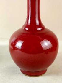 117_大清康熙红釉瓶一对，保存完整，成色如图