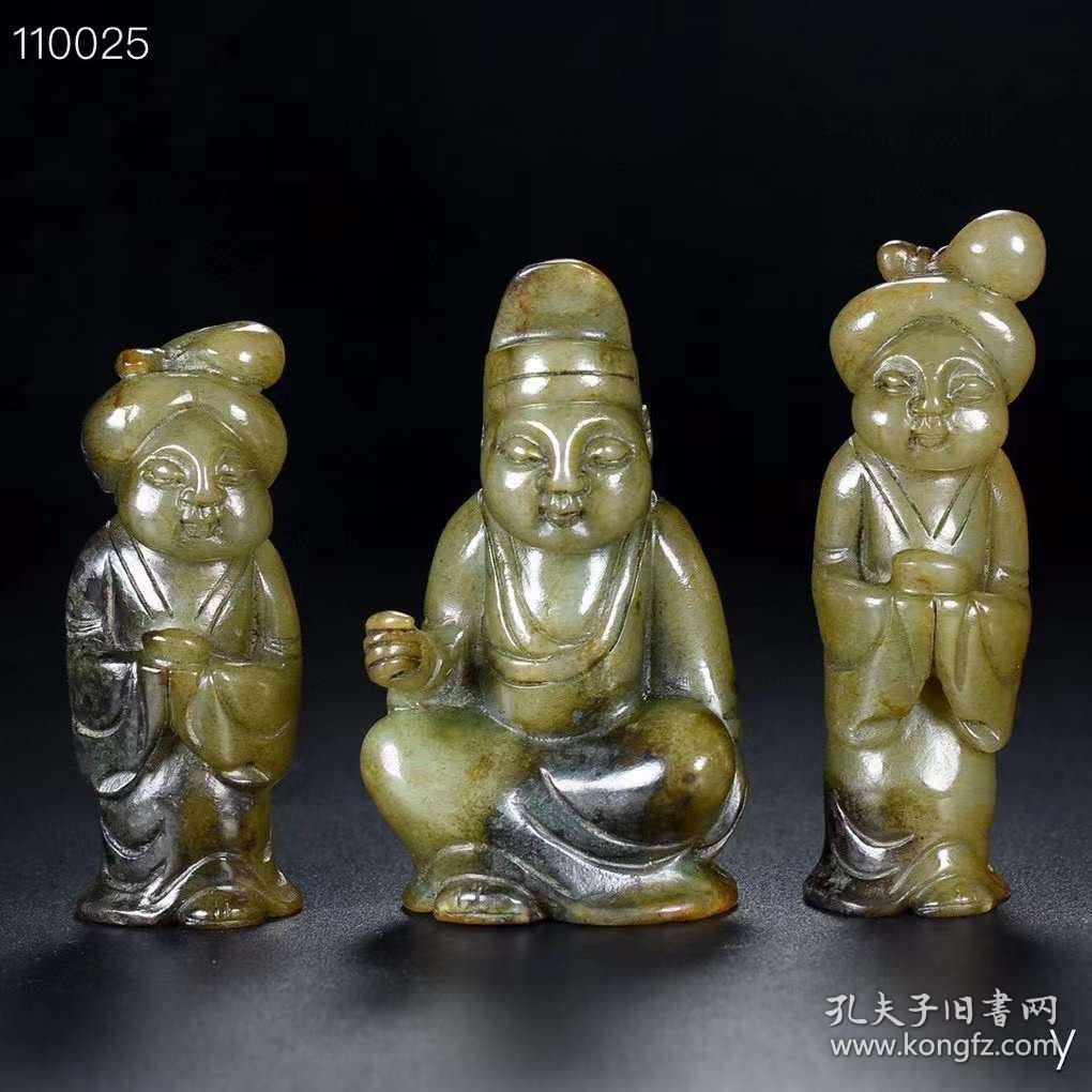 202_精品和田玉，乐在其中一套，玉质细腻，包浆厚重，沁色入骨，雕工精细，品相完美，细节如图，大长5宽3.5高9厘米，小长3宽2高8厘米，重965克！