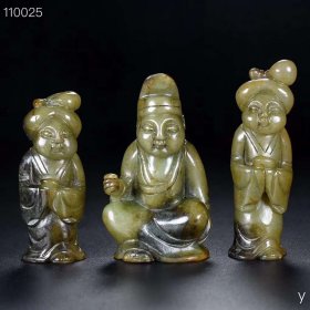 202_精品和田玉，乐在其中一套，玉质细腻，包浆厚重，沁色入骨，雕工精细，品相完美，细节如图，大长5宽3.5高9厘米，小长3宽2高8厘米，重965克！