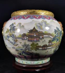 乾隆年制 粉彩描金山水楼阁诗文双耳缸尺寸：高33cm口径29cm