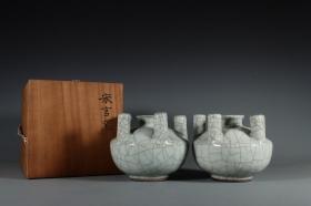 旧藏南宋 官窑六口尊。尺寸:高12.5cm口径4.8cm底径7.5cm