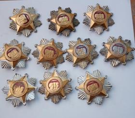 二级军事服务勋章十枚（两种版）