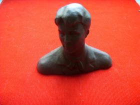 苏联雕塑 叶塞宁半身头像 人物1