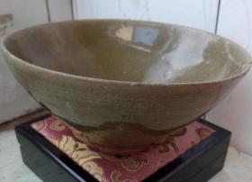 宋代、青瓷碗（口径159毫米，高80毫米）