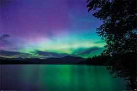 【*风景海报】地球 极光 绿光 BBC Earth (Northern Lights)