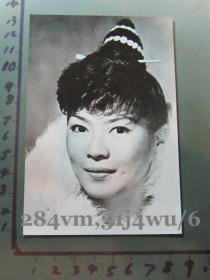 早期西洋影星 谷洋子（Yoko Tani）于《雪海冰上人》黑白老剧照原件