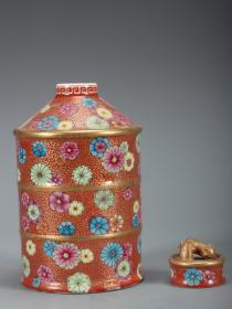 清-乾隆 珐琅彩花卉纹茶叶罐