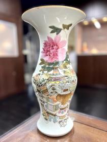 清代浅绛彩花觚