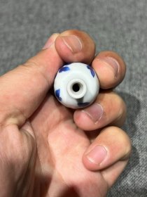 古玩旧藏清代康熙时期青花梅竹双君小天球瓶