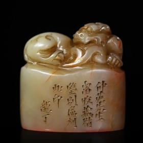 寿山石芙蓉石精工雕刻璃龙印章。