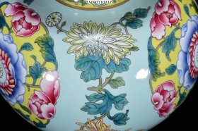 清乾隆年粉彩花卉纹葫芦31*20m