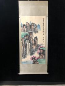 精品 大四尺中堂画，石鲁的山水，纯手绘之作，实物拍摄一物一图
裱好尺寸高x宽194cmX78cm
画芯高x宽132cm×65cm