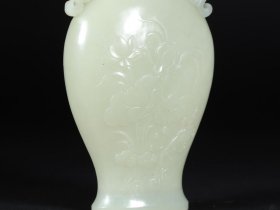 和田玉连年有余（鱼）双耳提梁瓶 规格：长7.7cm宽4.3cm高17.5cm重166g