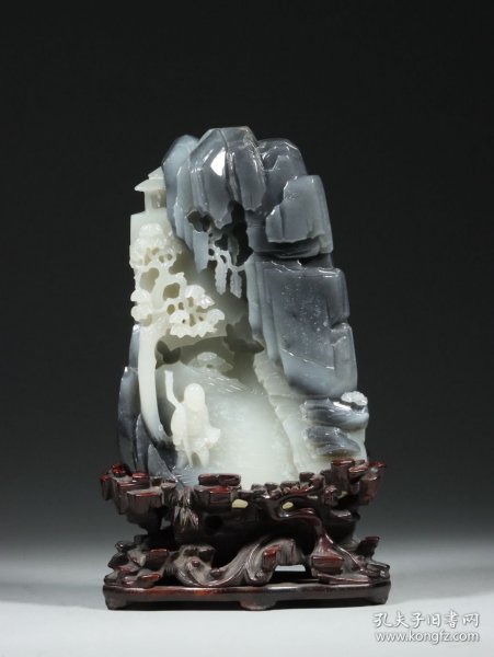 和田玉青花籽料山子摆件 尺寸：长10.1cm，宽5cm，高15.2cm，总高19.5cm，重1030g