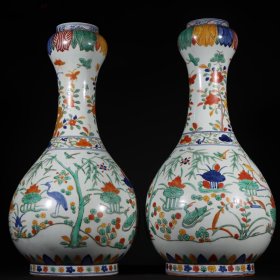 旧藏明代万历五彩莲池鸳鸯蒜头瓶一对高56cm口径9.5cm肚径29底19.2cm