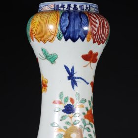 旧藏明代万历五彩莲池鸳鸯蒜头瓶一对高56cm口径9.5cm肚径29底19.2cm