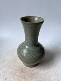 汝窑鱼鳞片
口径9cm
高度17cm