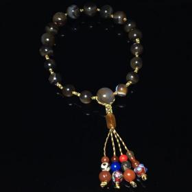 珍藏老玛瑙糖色珠子精心编制十八子佛珠手持
尺寸约：最小8毫米 最大24毫米