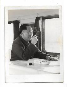 老照片毛泽东在火车上工作画像老物件怀旧红色真品收藏
