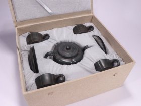 顾景舟款 紫砂绿泥茶壶一套