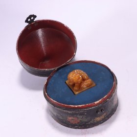 清代 田黄石兽钮印玺