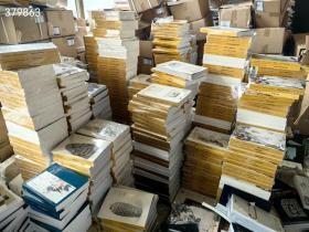 日本横滨历年拍卖图录。瓷器。书画 巨厚本。摆书架。样板间。不重复50种1100元顺丰包邮