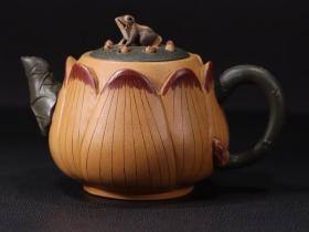 旧藏 老紫砂“青蛙莲子”精品小茶壶，