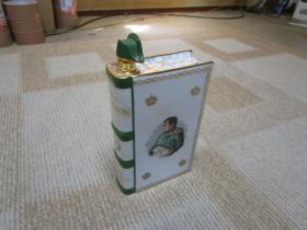 CAMUS白兰地书籍形状酒瓶，拿破仑200周年纪念，据说金边修饰用了点K金，1969年生产第一代，现在比较少见了