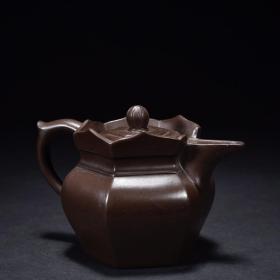 景舟·紫砂僧帽茶壶。