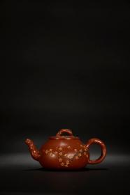 旧藏 紫砂梅花纹茶壶。