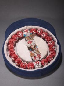 清代  珍珠辑米珠十八子手持。